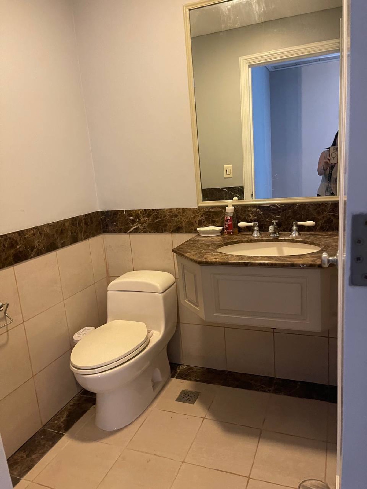 For Sale 3 Bedroom in One Roxas Triangle, Makati City — photo 9
