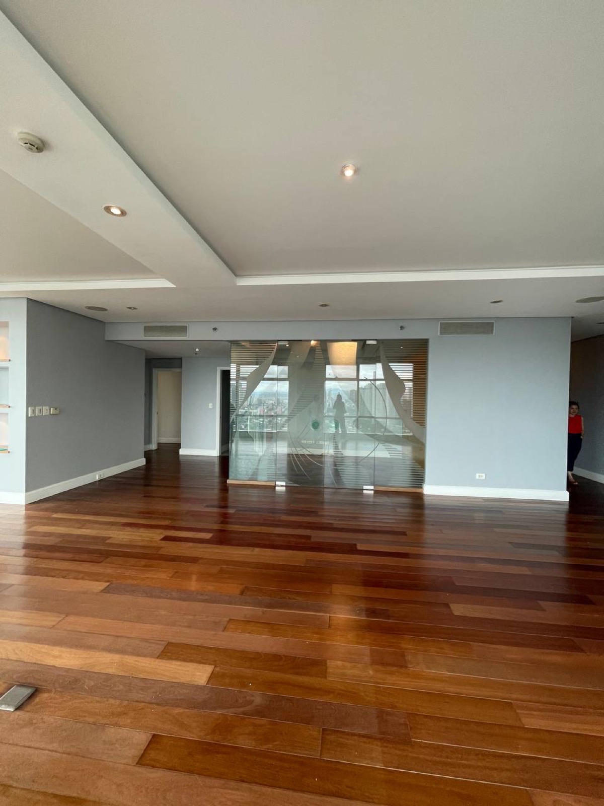For Sale 3 Bedroom in One Roxas Triangle, Makati City — photo 3