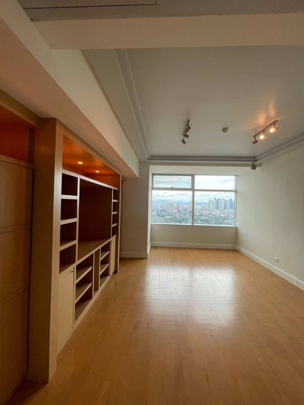 For Sale 3 Bedroom in One Roxas Triangle, Makati City — photo 7