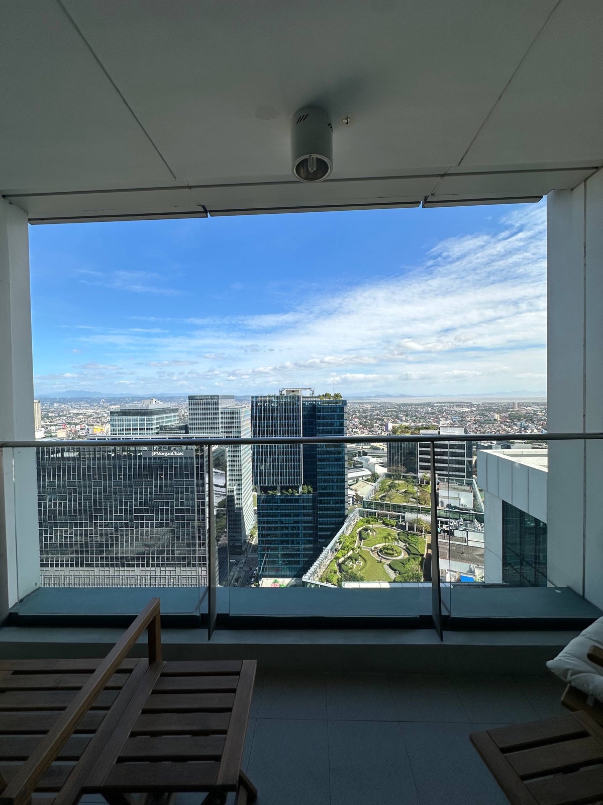 For Sale 1 Bedroom in One Uptown Residences, Taguig City — photo 4