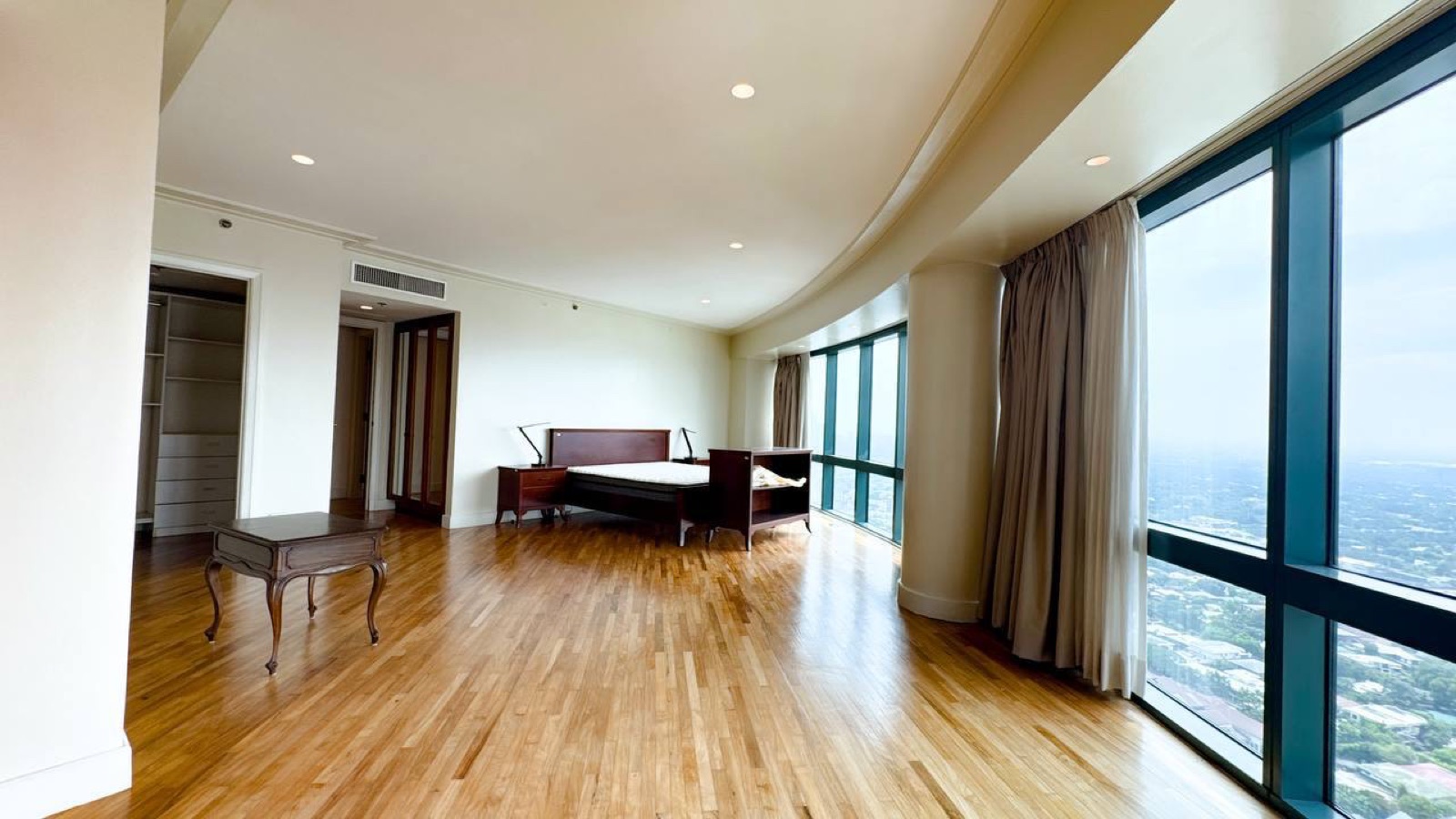 For Lease 4 Bedroom in Rizal Tower, Makati City — photo 9
